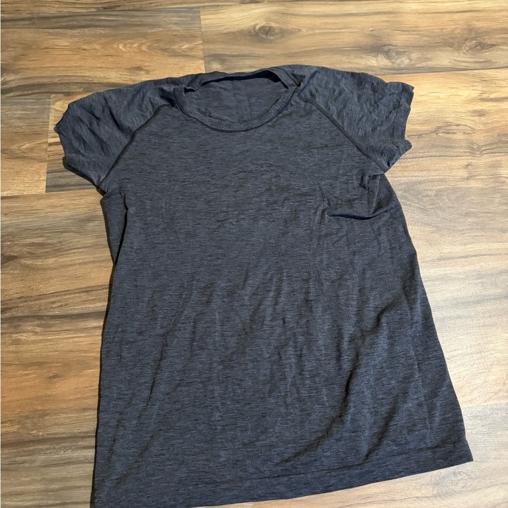 Lululemon swiftly tech short sleeve shirt size 12